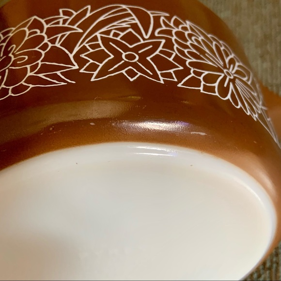 PYREX Vintage Round Woodland Brown 474-B 1.5 QT Cinderella Casserole NO LID - Picture 10 of 10